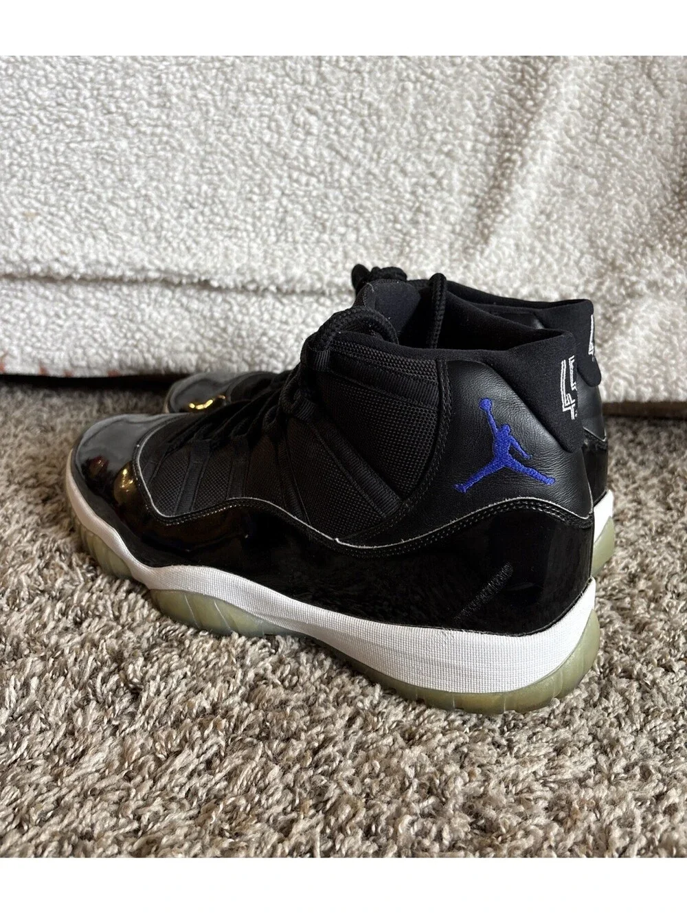NIKE AIR JORDAN RETRO 11 